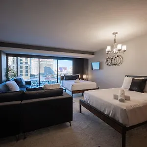 Iconic Vegas Views - 6 Comfy Beds, No Resort Fees, Center Strip! Apartment